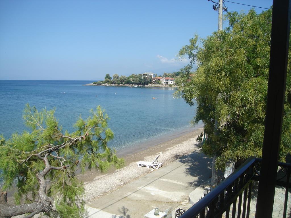 Stelios Seaside House Villa Lefokastro Exterior photo